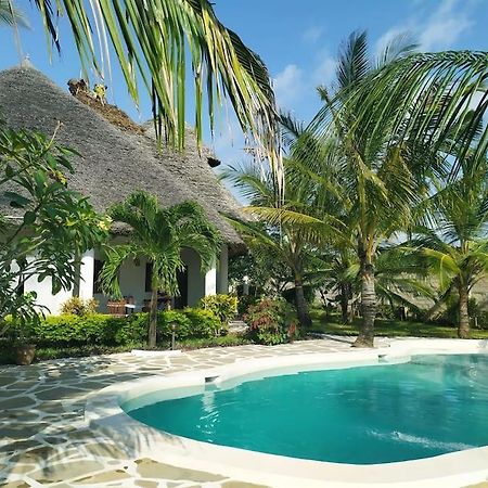 Twiga House Resort Piscina ☆☆☆☆☆ Pearl Beach Watamu Dış mekan fotoğraf