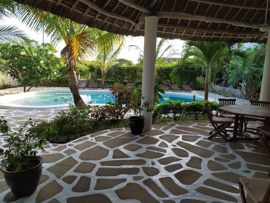 Twiga House Resort Piscina ☆☆☆☆☆ Pearl Beach Watamu Dış mekan fotoğraf