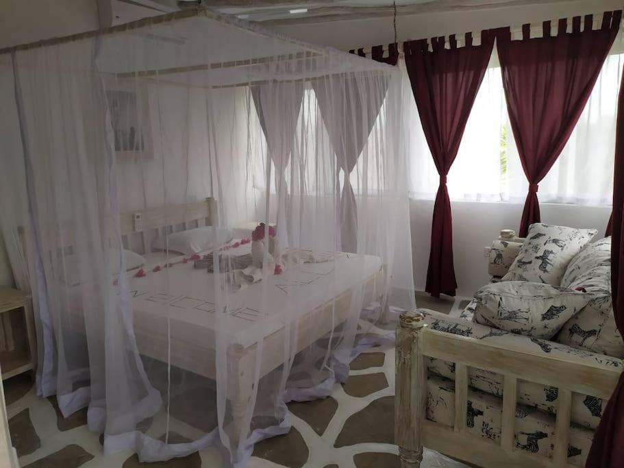 Twiga House Resort Piscina ☆☆☆☆☆ Pearl Beach Watamu Dış mekan fotoğraf