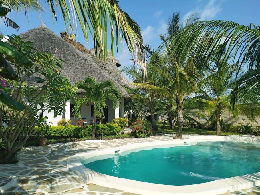 Twiga House Resort Piscina ☆☆☆☆☆ Pearl Beach Watamu Dış mekan fotoğraf
