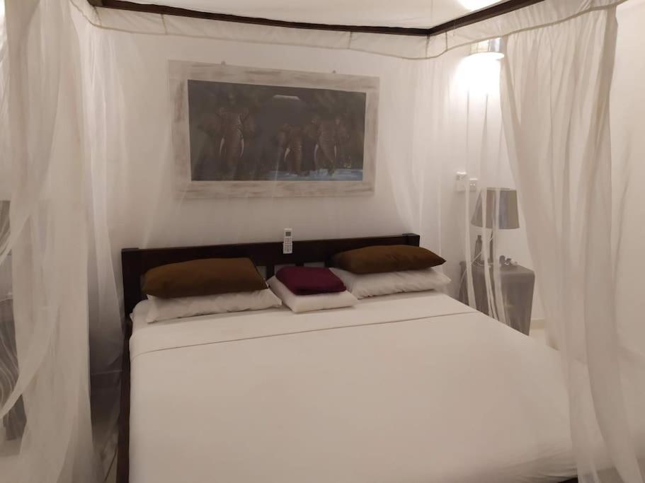 Twiga House Resort Piscina ☆☆☆☆☆ Pearl Beach Watamu Dış mekan fotoğraf