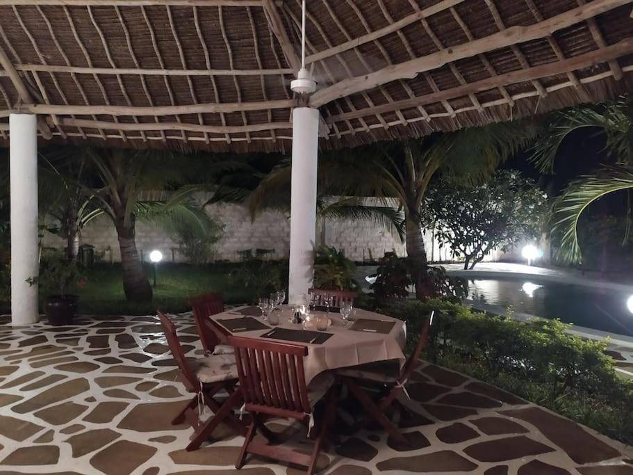 Twiga House Resort Piscina ☆☆☆☆☆ Pearl Beach Watamu Dış mekan fotoğraf